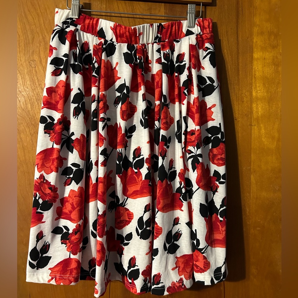 LuLaRoe Madison: Red and Black floral